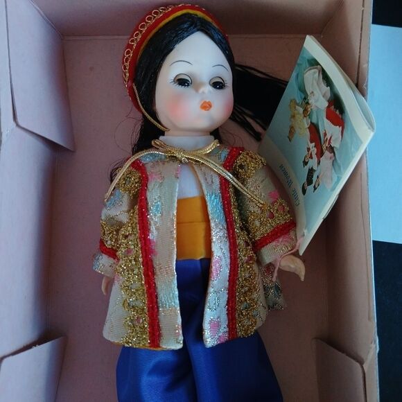 COPY - Madame Alexander Doll- Turkey - Boxed International-8" Doll Retired - Picture 5 of 10